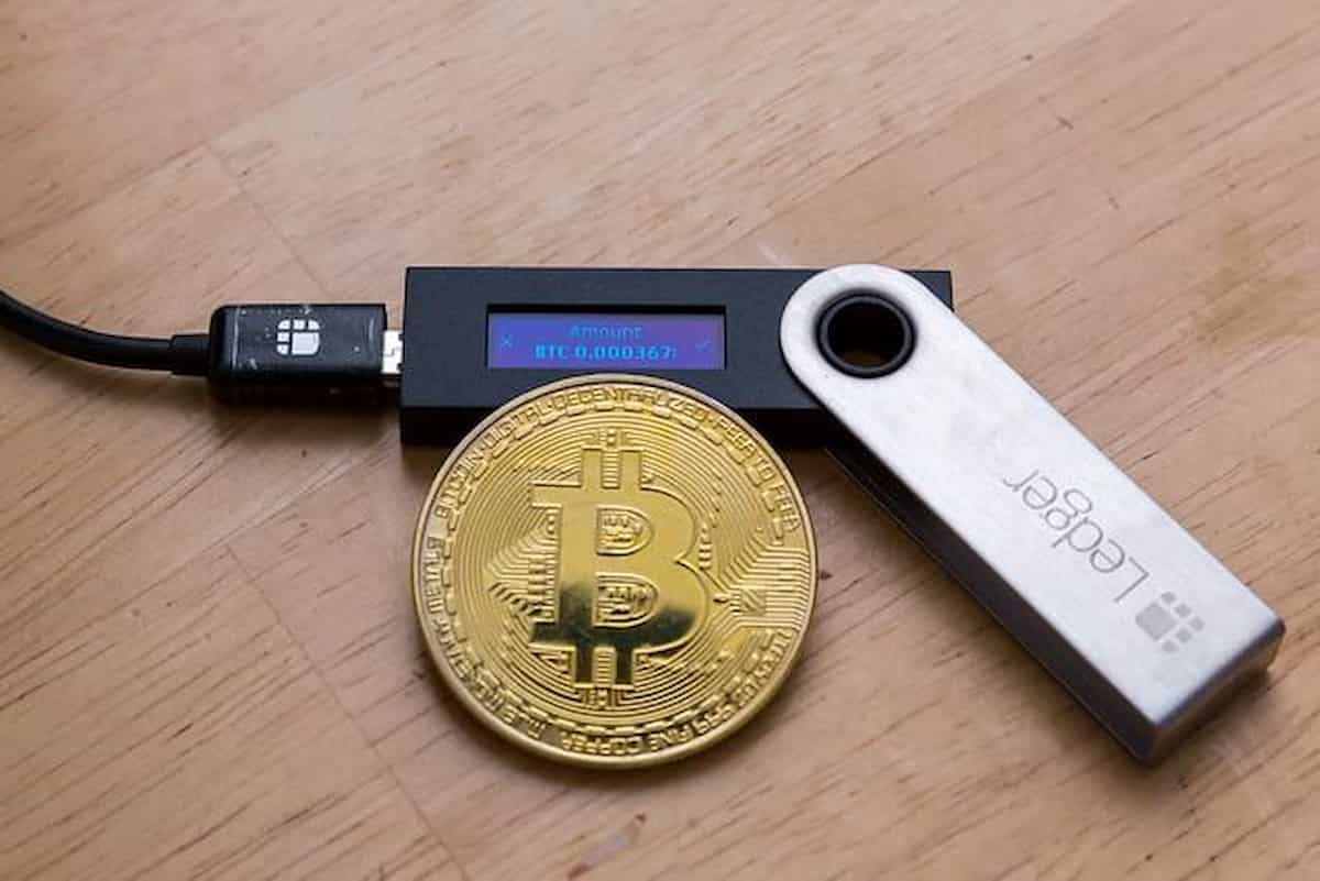 Ví Bitcoin phần cứng Nano Ledger S. 